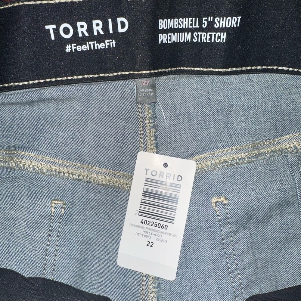 Torrid Bombshell High Rise 5” Denim Shorts Size 22 Premium Stretch Plus Size - Picture 6 of 6